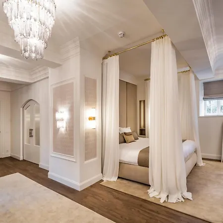 Hotell Kasteel Oost 4*