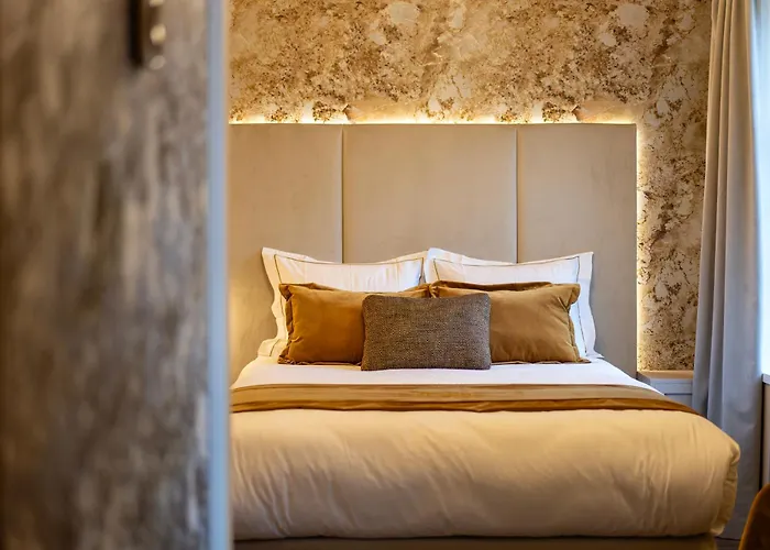 Отель Kasteel Oost 4*