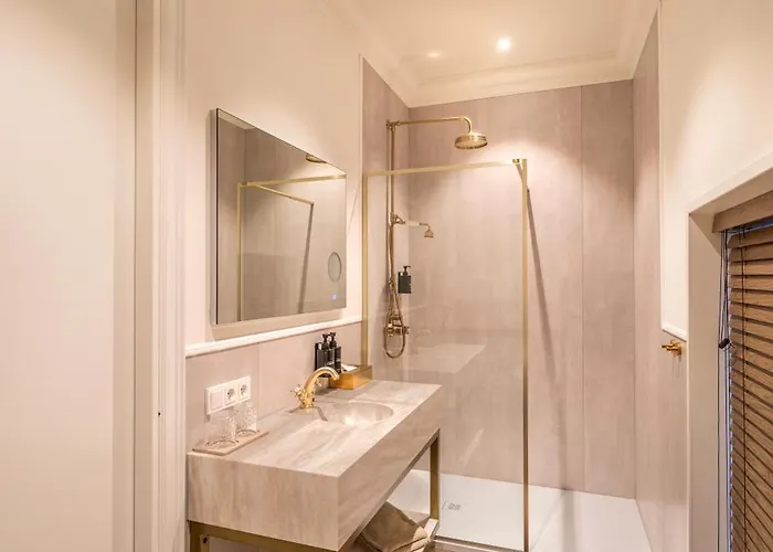 Kasteel Oost Отель