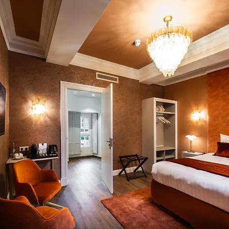 Kasteel Oost מלון 4*